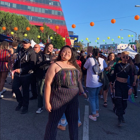 Meet your Posher, Stephanie X Genesis - Picture 4 of 5